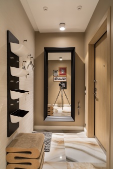 Фото интерьера входной зоны небольшой квартиры в современном стиле