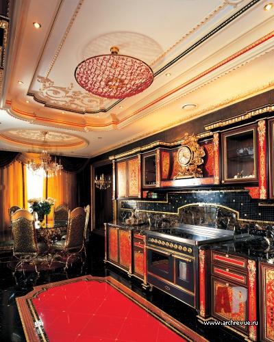 Фото интерьера кухни квартиры в стиле дворцовой классики