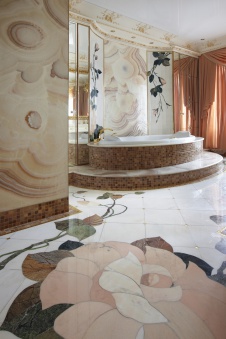 Фото интерьера ванной квартиры в стиле дворцовой классики