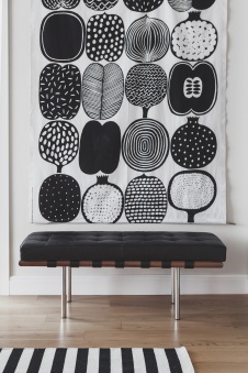 Фото интерьера гостиной небольшой квартиры в современном стиле