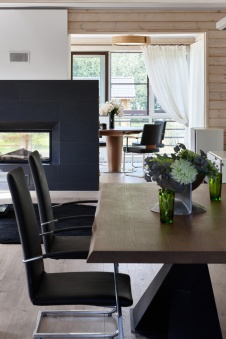 Фото интерьера гостиной небольшого дома в эко стиле