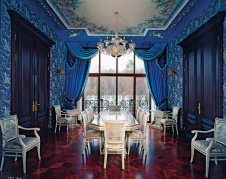 Фото интерьера столовой дома в стиле дворцовой классики