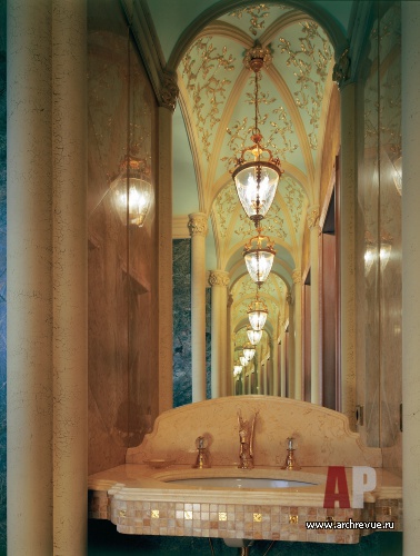 Фото интерьера санузла дома в стиле дворцовой классики