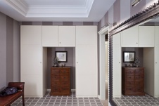 Фото интерьера входной зоны квартиры в стиле неоклассика