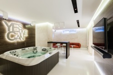 Фото интерьера зоны СПА двухуровневой квартиры в эко стиле