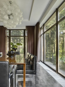 Фото интерьера столовой дома в современном стиле