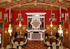 Фото интерьера каминной дома в дворцовом стиле