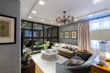 Фото интерьера гостиной квартиры в стиле неоклассика