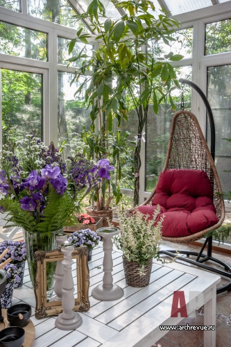 Фото интерьера зимнего сада небольшого дома в стиле неоклассика