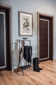 Фото интерьера входной зоны небольшого дома в стиле неоклассика