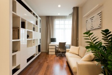 Фото интерьера кабинета квартиры в современном стиле