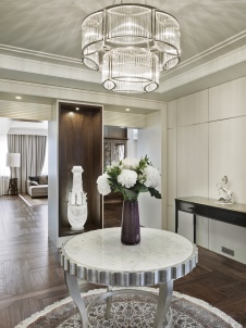 Фото интерьера входной зоны квартиры в стиле неоклассика