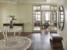 Фото интерьера входной зоны квартиры в стиле неоклассика