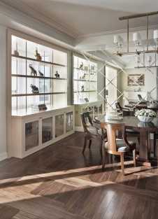 Фото интерьера столовой квартиры в стиле неоклассика