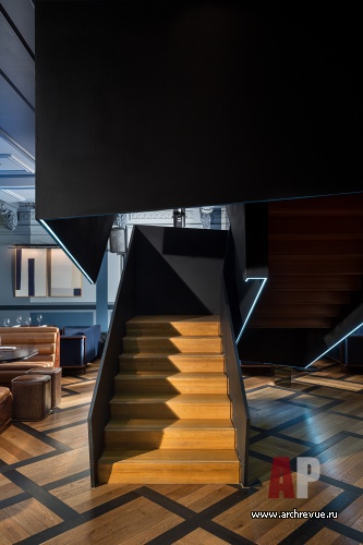 Фото интерьера лестницы ресторана в стиле авангард