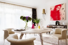 Фото интерьера столовой дома в стиле неоклассика