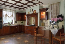 Фото интерьера кухни дома в английском стиле