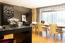 Фото интерьера столовой дома в стиле фьюжн