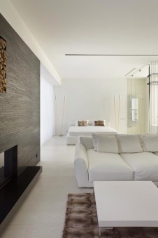 Фото интерьера гостиной небольшой квартиры в стиле минимализм