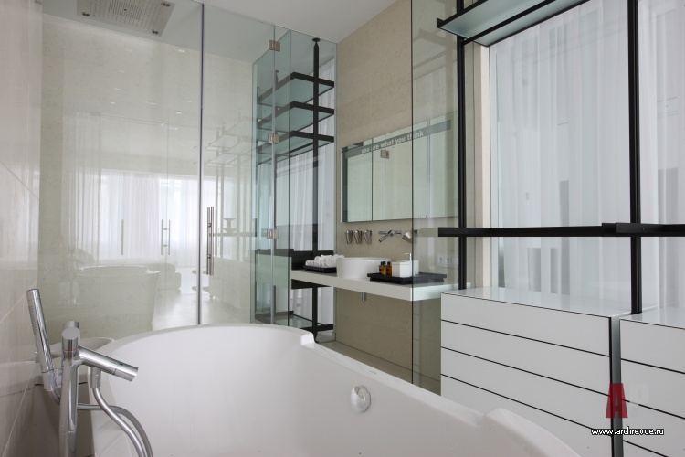 Фото интерьера ванной небольшой квартиры в стиле минимализм