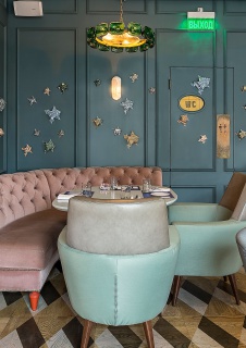 Фото интерьера лаунжа ресторана в стиле китч