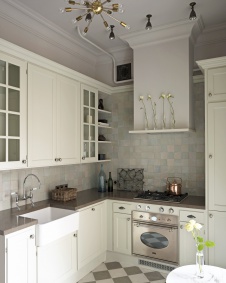Фото интерьера кухни квартиры в стиле неоклассика