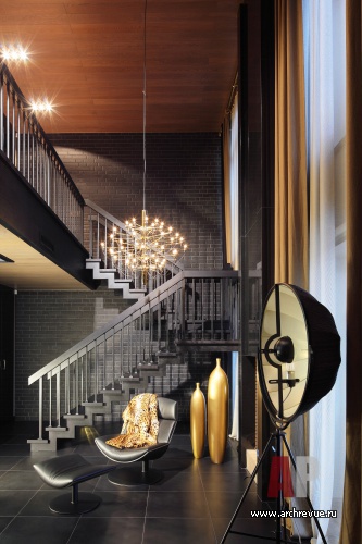 Фото интерьера лестницы квартиры в стиле лофт