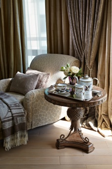 Фото интерьера спальни квартиры в стиле неоклассика