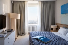 Фото интерьера спальни квартиры в современном стиле