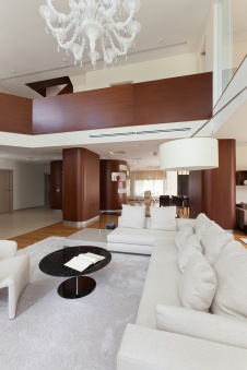 Фото интерьера гостиной дома в современном стиле