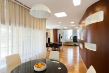 Фото интерьера столовой дома в современном стиле