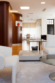 Фото интерьера гостиной дома в современном стиле