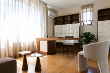 Фото интерьера кабинета дома в современном стиле