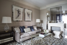 Фото интерьера гостиной квартиры в стиле неоклассика