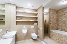 Фото интерьера ванной квартиры в стиле минимализм