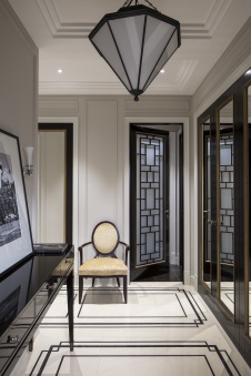 Фото интерьера входной зоны квартиры в стиле ар-деко