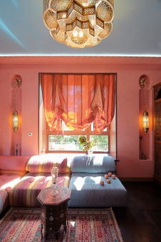 Фото интерьера кальянной квартиры в современном стиле