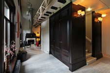 Фото интерьера входной зоны дома в стиле фьюжн