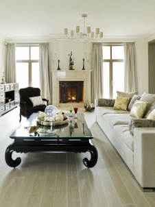 Фото интерьера каминной дома в стиле фьюжн