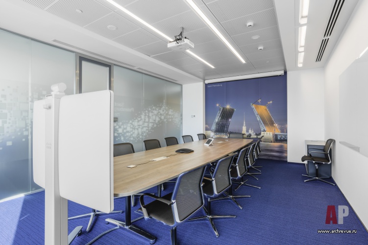 Фото интерьера переговорной офиса в стиле минимализм