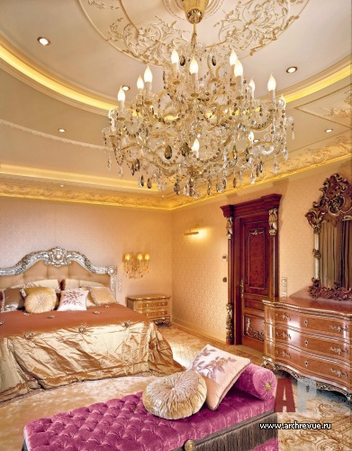 Фото интерьера спальни дома в классическом дворцовом стиле