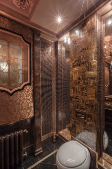 Фото интерьера гостевого санузла дома в классическом дворцовом стиле