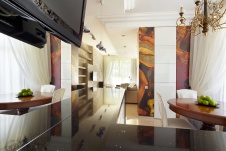 Фото интерьера гостиной квартиры в стиле неоклассика