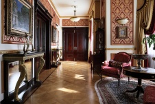 Фото интерьера коридора дома в дворцовом стиле