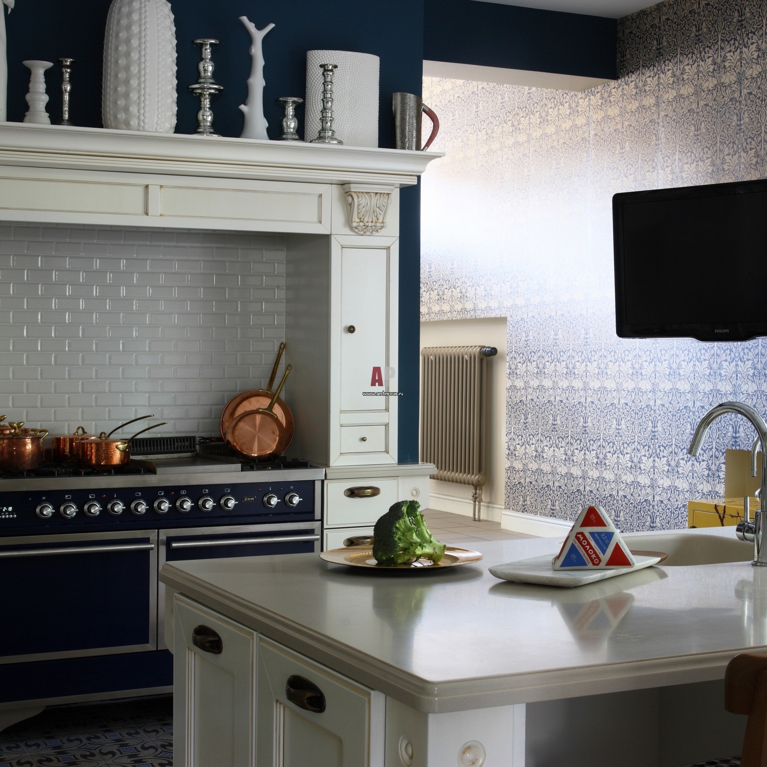 Фото интерьера кухни дома в стиле фьюжн