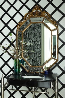 Фото интерьера гостевого санузла дома в стиле фьюжн