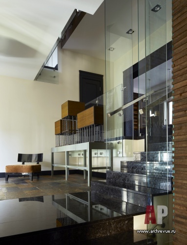 Фото интерьера входной зоны дома в современном стиле