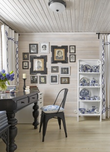 Фото интерьера кабинета небольшого дома в стиле фьюжн
