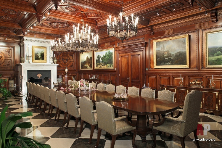 Фото интерьера столовой резиденции в дворцовом стиле