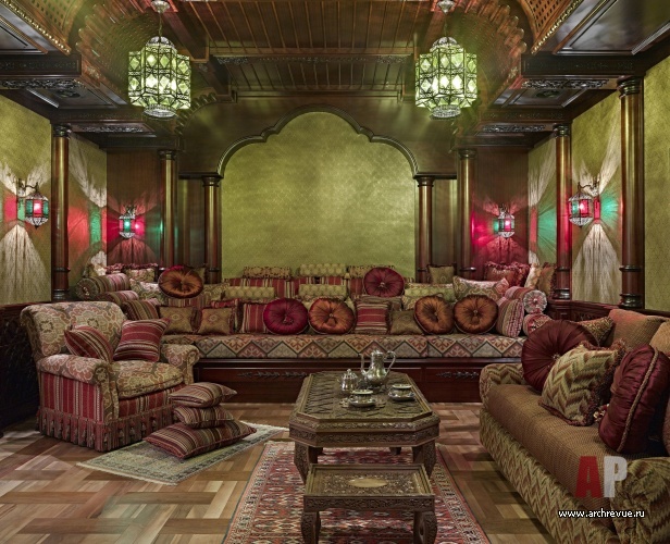 Фото интерьера кальянной резиденции в дворцовом стиле